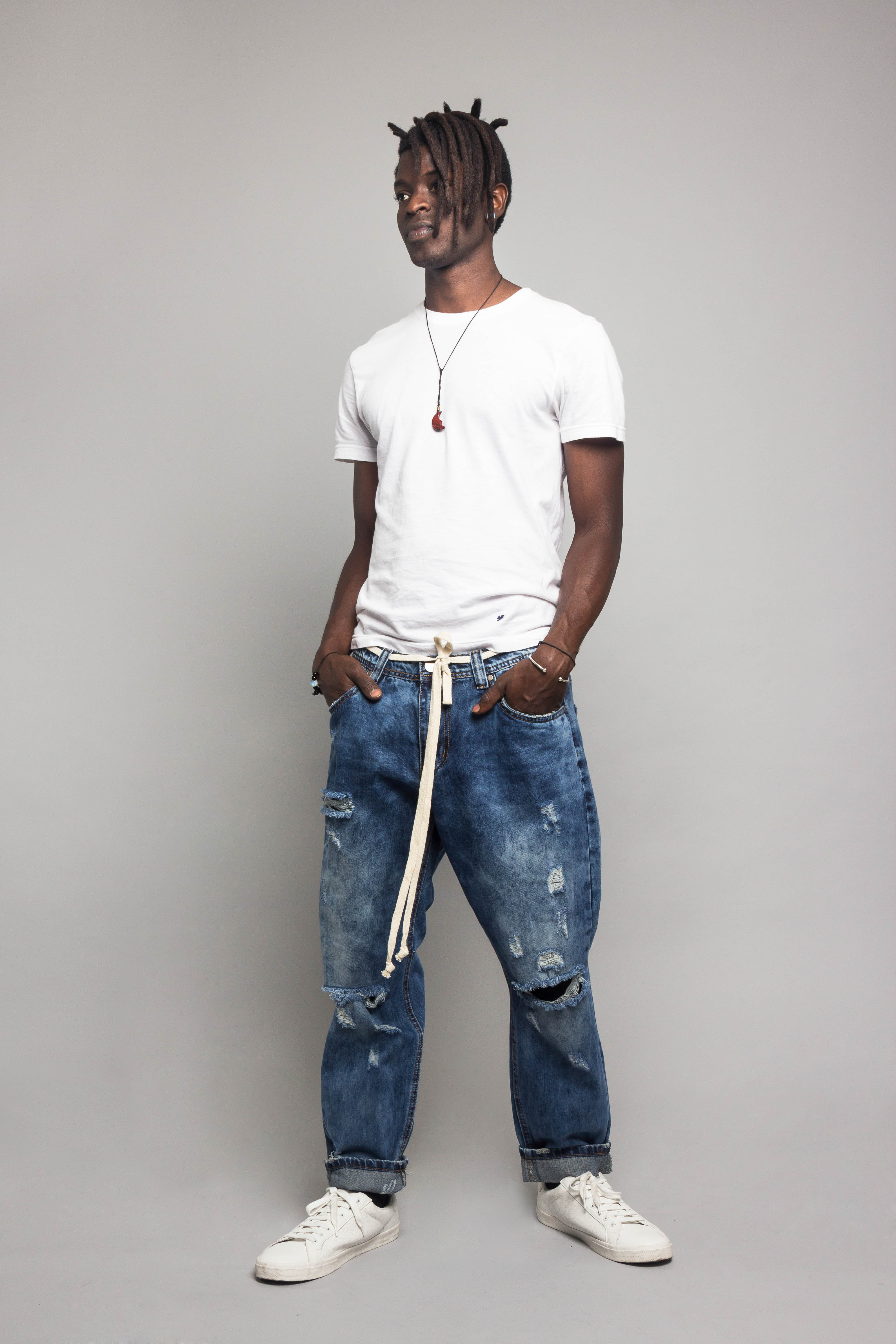 Distressed Cropped Jeans - Image 5